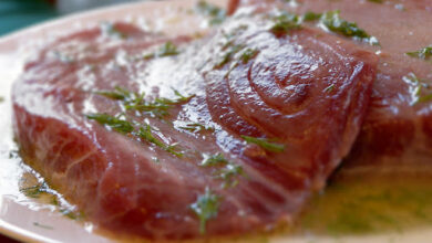 How to Choose the Freshest Yellowfin Tuna Steaks